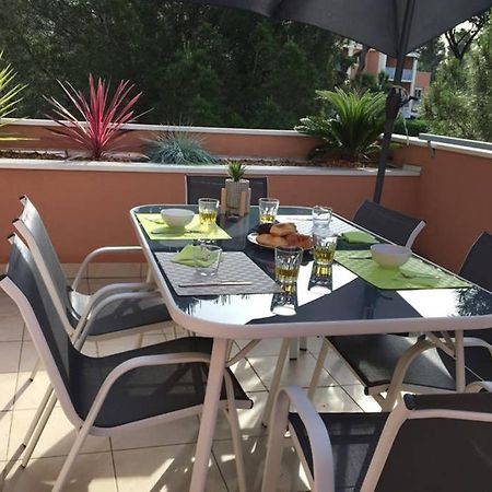 Апартаменты Appart T2 Saint Raphael - Valescure Экстерьер фото
